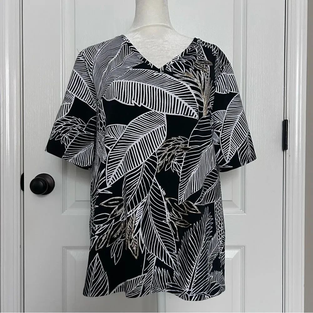Chico's Chic Tropical Leaf Tunic with Silver Gold Beaded Details Artsy Large